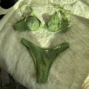 Green Scrunchie Bikini and Lamp Combo